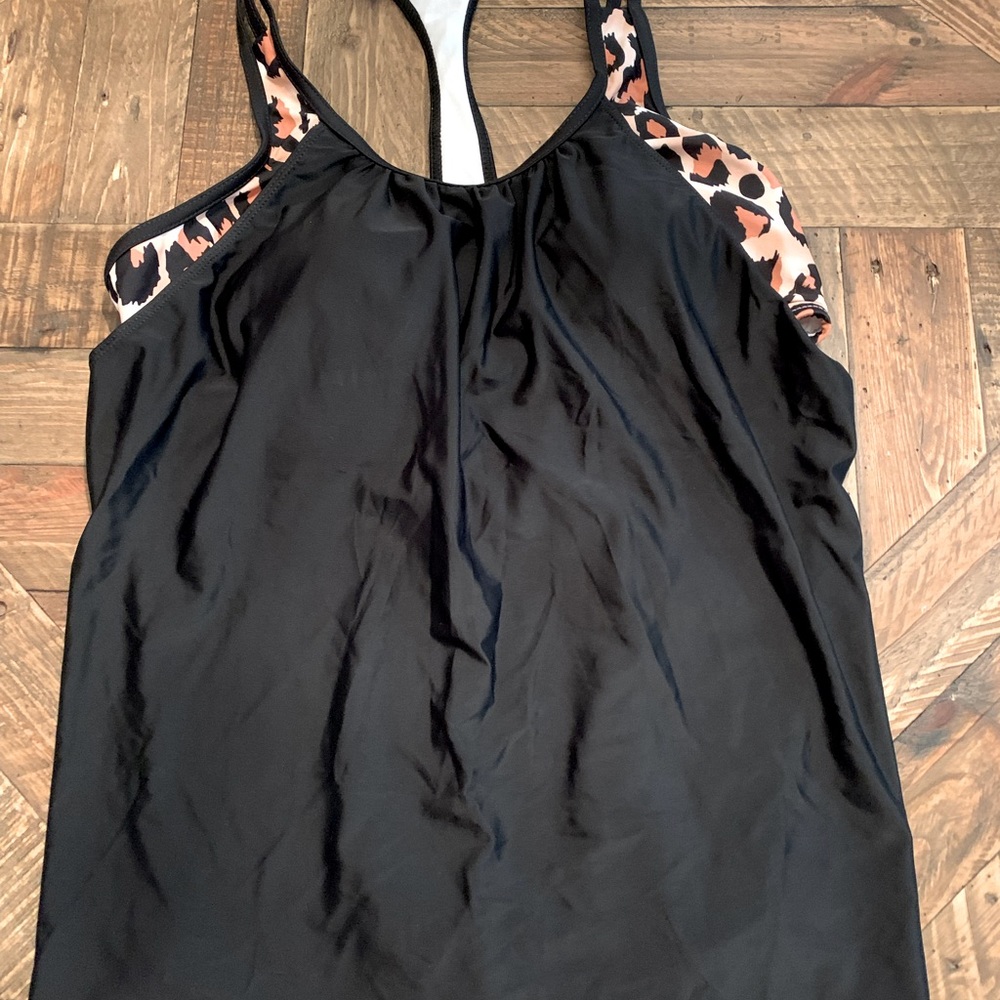 Women’s Swim top bikini/tank leopard size large